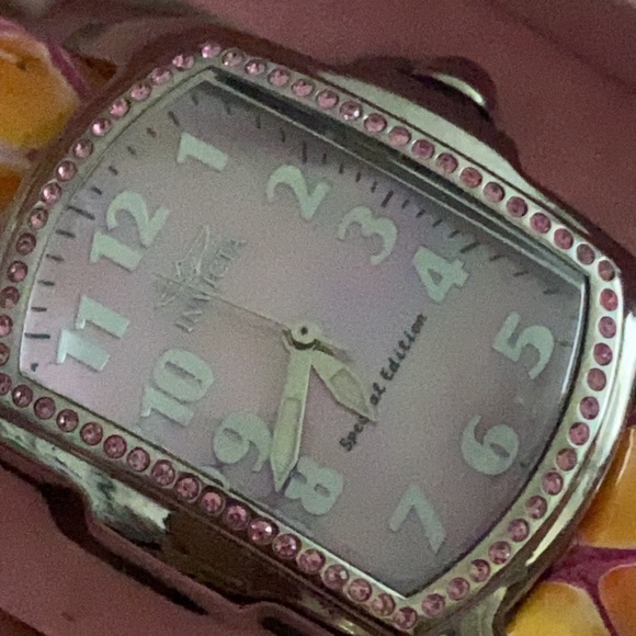 Invicta Special Edition “Angel” high end line pink w 6 bands e tea w box.
